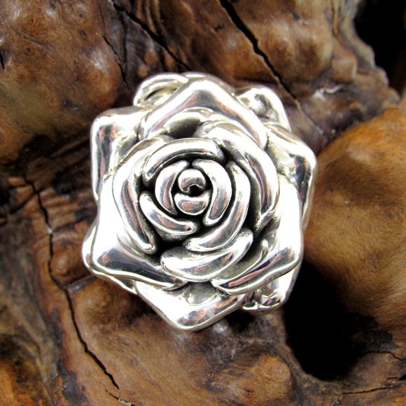 Solid 925 Sterling Silver 3D Chunky Rose Bloom Pendant, Royal Tudor Emblem - Picture 5 of 10